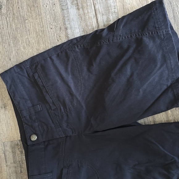 ATHLETA | Shorts Size 2​ - Picture 4 of 10